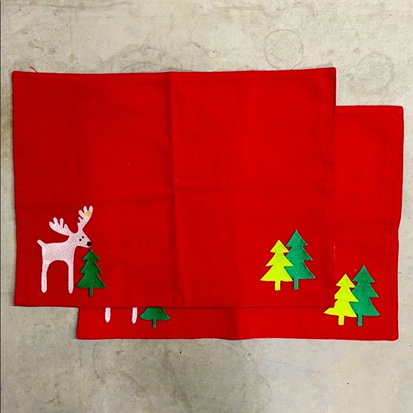 Reindeer Embroidered Placemats - Picture 1 of 3